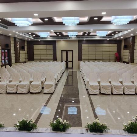 Sri Ram Hotel Tirunelveli Exteriér fotografie