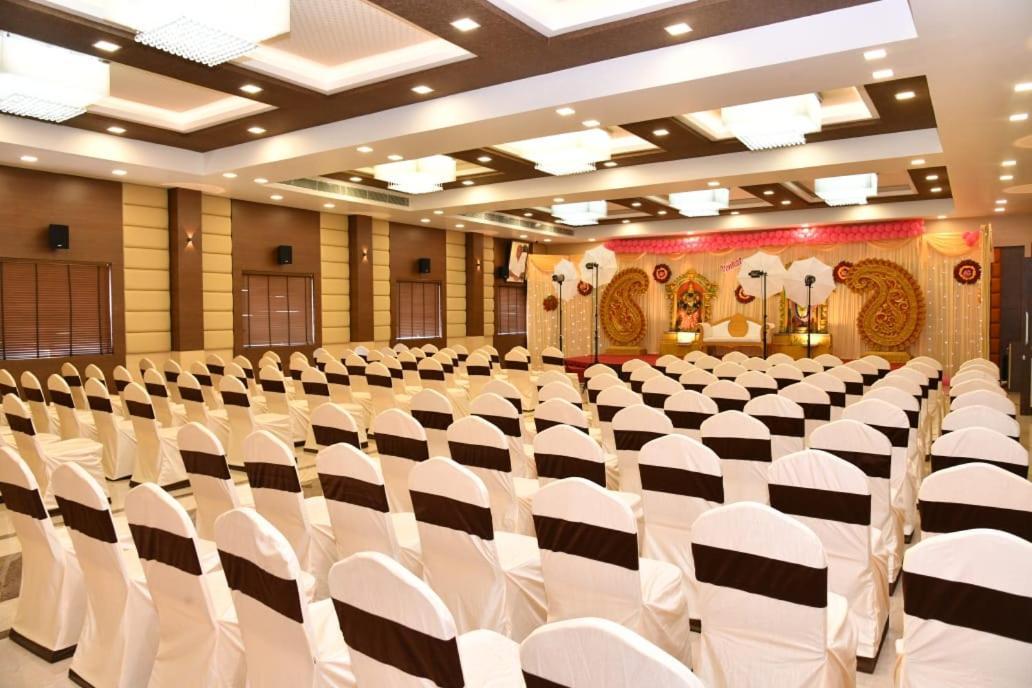 Sri Ram Hotel Tirunelveli Exteriér fotografie