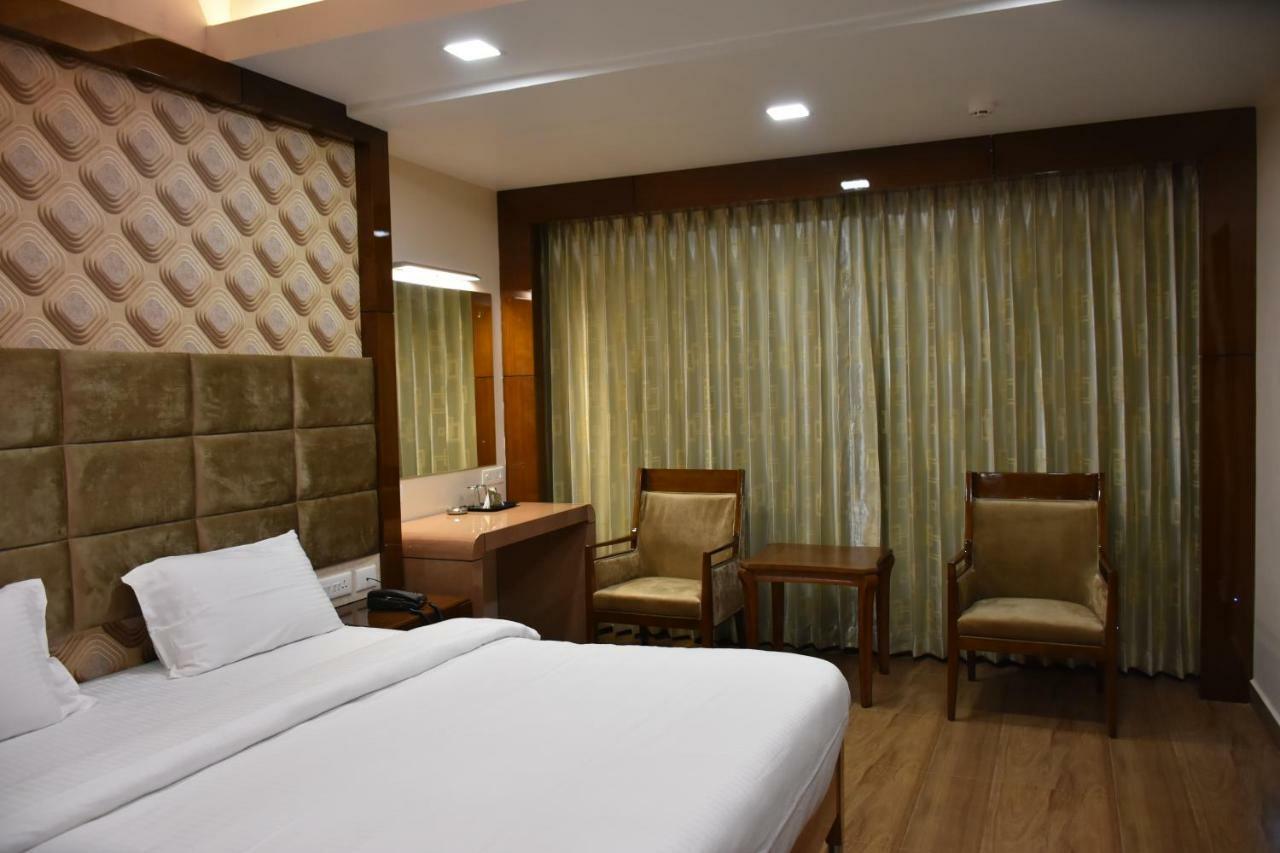 Sri Ram Hotel Tirunelveli Exteriér fotografie